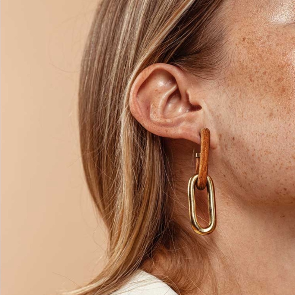 NEW SOKO Capped Link Earrings, Gold & Teak Wood, Never Worn, Brand New.